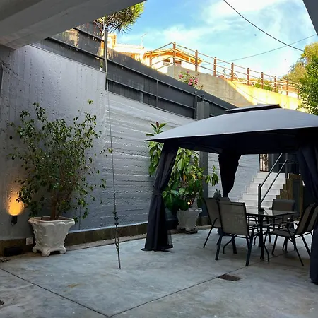 Poseidon's Bayview Apartman